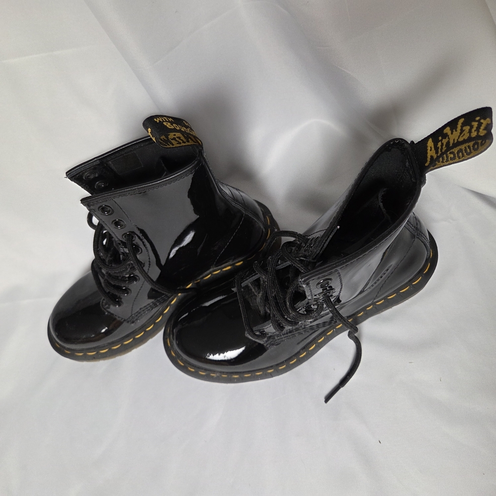 Dr. Martens Black Patent Leather Ankle Boots 11821 Size 6 - Picture 2 of 7